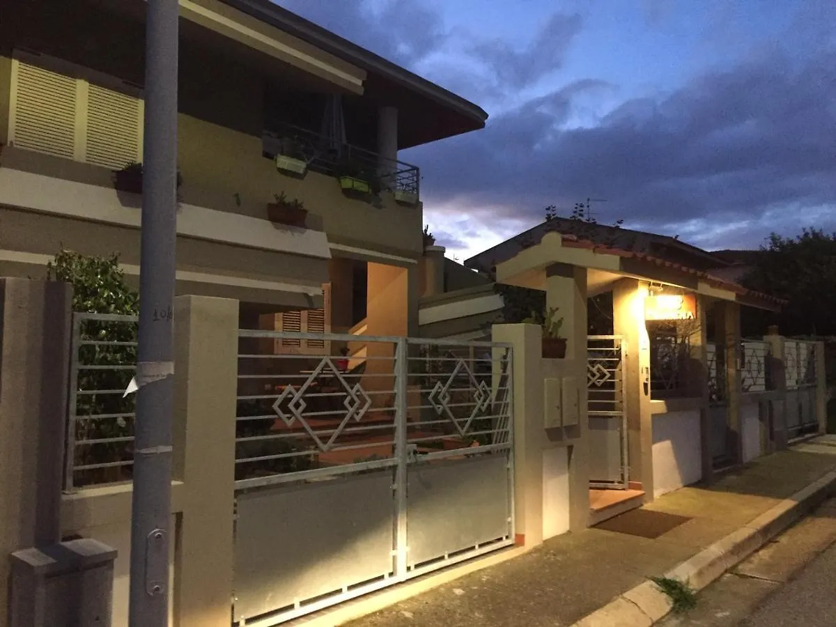 B&B Filomena Santa Giusta 0*,  Italy